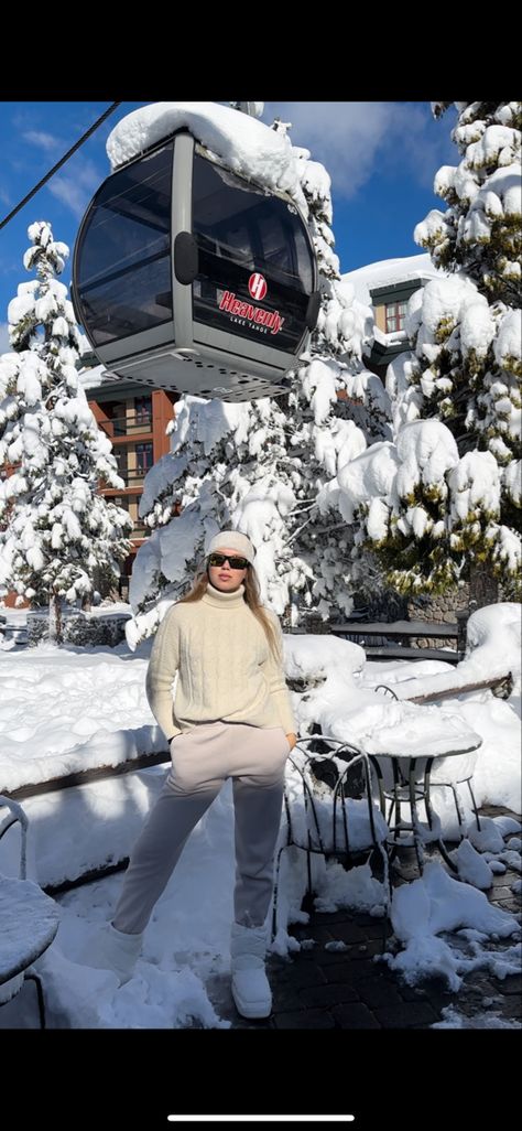 All white skiing  ootd in skiing resort Lake Tahoe Outfits, Tahoe Outfits, Apres Ski Aesthetic, Ski Vibes, Lake Tahoe Winter, Tahoe Winter, Skiing Aesthetic, Ski Aesthetic, December Outfits