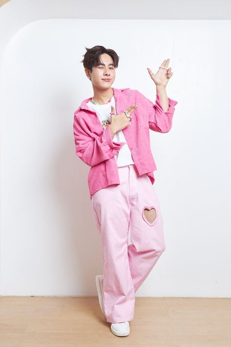 Pastel Aesthetic Outfit Men, Pastel Male Outfits, Pastel Boy Outfit, Pastel Femboy Outfit, Pastel Aesthetic Outfit, Pink Outfits Aesthetic, Soft Boy Outfits, Maxence Danet