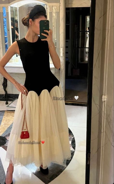 Ruffled tulle skirt dress High Waisted Dress, Elegant Classy Outfits, Tulle Skirt Dress, Style Désinvolte Chic, High Waisted Dress Pants, Stylish Eve, Business Outfits Women, Corporate Outfits, Professional Outfits