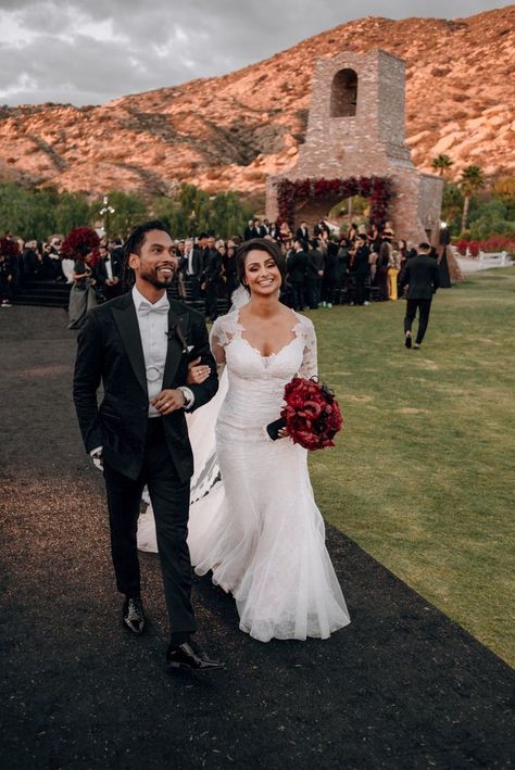 Nazanin Mandi, Malibu Beach Wedding, Wedding Locations California, Hummingbird Nest Ranch, Hummingbird Nest, Bedroom Minimalist, Vogue Wedding, Northern California Wedding, Wedding News