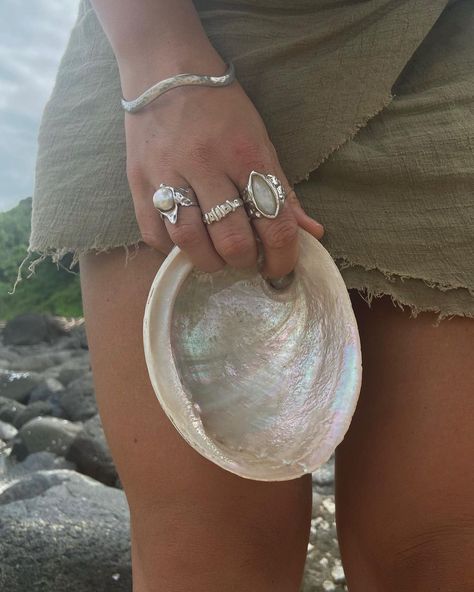 ˗ˏˋ 𝙰𝙱𝙾𝚅𝙴𝙰𝚁𝚃𝙷 𝙹𝙴𝚆𝙴𝙻𝚂 ˊˎ- on Instagram: “🐚ˊˎ- Fallen from the galaxy’s into the ocean & washed up on the shoreline ೄྀ࿐ 𝑾𝒆𝒃𝒔𝒊𝒕𝒆 𝒖𝒑𝒅𝒂𝒕𝒆 𝒄𝒐𝒎𝒊𝒏𝒈 𝒔𝒐𝒐𝒏 ᴛᴜʀɴ ᴏɴ ᴘᴏꜱᴛ ɴᴏᴛɪꜰɪᴄᴀᴛɪᴏɴꜱ…” Mermaid Motel, No Ordinary Girl, Odaiba, Dope Jewelry, Funky Jewelry, Jewelry Lookbook, Dream Jewelry, Jewelry Inspo, Pretty Jewellery