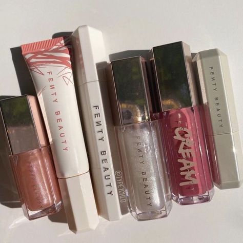 Fenty Beauty Aesthetic, Fenty Lipgloss, Makeup Styles To Try, Ultra Makeup, Girly Products, Sunday Self Care, Makeup Collection Goals, Makeup Shopping, Makeup Is Life