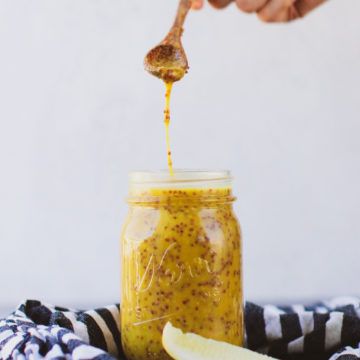 Pickle Brine Honey Mustard - Grillo's Pickles Honey Mustard Pickles, Mustard Pickle Recipe, Pickle Dip Recipe, Pickle Brine, Hot Pickles, Vegan Hot Dog, Dill Recipes, Pickle Dip, Mustard Pickles