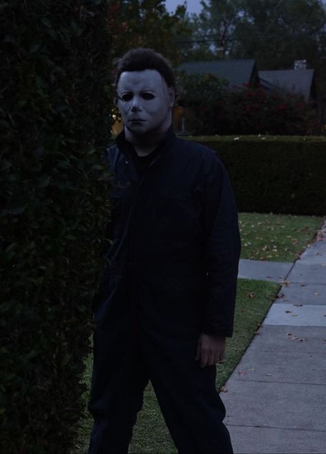 Micheal Myers Aesthetic, Micheal Myers Wallpaper, Dbd Wallpaper, Michael Myers Wallpaper, Halloween Killers, Michael Meyers Halloween, Michael Meyers, Michael Myers Art, Michael Meyer