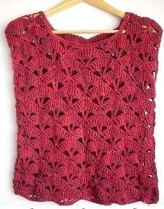 Un débardeur très très simple au crochet - La Grenouille Tricote #gratuit #pull #femme #diy #fairesoimeme #ete #châle #tuto #tutoriel # tricot #tricoter #pointajouré #jersey #crochet #granny #gilet #boléro #châle Blouse Au Crochet, Crochet T Shirts, Crochet Ladies Tops, Crochet Tops Free Patterns, Crochet Summer Tops, Crochet Jacket, Crochet Woman, Crochet Shirt, Halloween Crochet