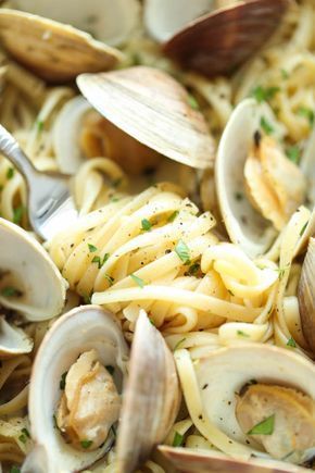 White Clam Sauce Recipe, Linguine With White Clam Sauce, Linguine With Clams, Clam Sauce Recipe, Seafood Linguine, White Clam Sauce, Pasta Seafood, Chowder Recipes Seafood, Linguine Recipes