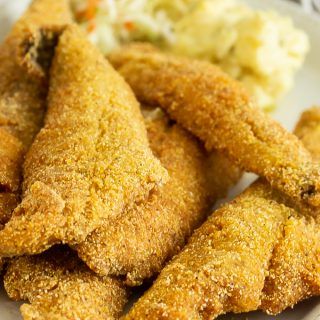 Southern Pan Fried Fish Fried Fish Coating Recipe, Frying Tilapia Fish, Fried Bass Recipes Fish, Fried Crappie Fish Recipes, Fish Breading Recipe Fried, Fish Fry Breading Recipe, Crispy Fried Fish Recipes, Fried Whiting Fish Recipes, Fried Swai Fish Recipes