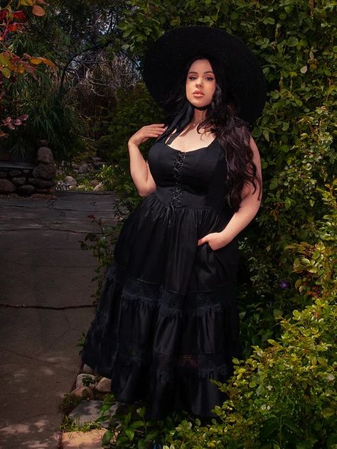 Witch Dresses, Glamour Clothing, Knee Length Lace Dress, Gothic Dresses, Witch Dress, Cottage Core Aesthetic, Gothic Clothing, Goth Dress, Sleepy Hollow