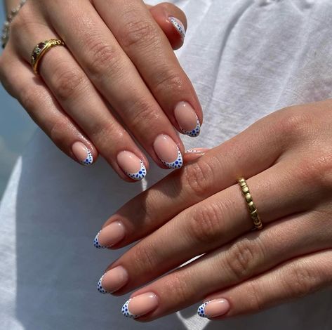 🤍💙🇬🇷 “ take me to Greece “ @nailsbycharleyco created this stunning design using shades Ammoudi Bay & Santorini Bride from the Santorini collection. Shop now on our website www.wandergel.co.uk #wandergel #greeksummer #nails #naildesigns #prettynails #nailinspo #nailitdaily #nailsoftheday #frenchnails #nailfashion #summernails #nailart #nailtechcommunity #nailsnailsnails Nail Inspiration Holiday, Short Greece Nails, Greek Holiday Nails, Greek Inspired Nails, Greece Nails Designs, Greek Nails Designs, Santorini Nails, Nails For Greece, Mediterranean Nails