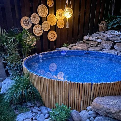 Stock Tank Swimming Pool, Tank Swimming Pool, Ideas De Piscina, Stock Tank Pool Diy, Fun Backyard, Small Yard Landscaping, Sloped Yard, Sloped Backyard, Pool Liner