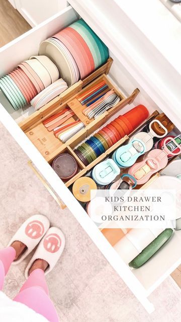 Kids Drawer Organization, Sierra Honeycutt, Baby Bottle Organization, Aesthetic Organization, Office Organization Tips, Favorite Aesthetic, Plate Organizer, Dish Organization, Kitchen Sink Organization