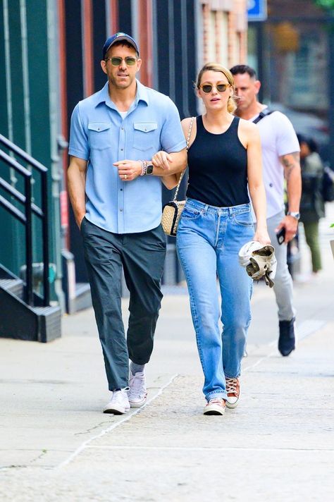 Blake Lively & Ryan Reynolds Subtly Coordinated In Matching Sneakers Ryan Reynolds Style, Matching Converse, Blake Lively And Ryan Reynolds, Orange Converse, Classic Summer Outfits, Blake Lively Ryan Reynolds, Yellow Converse, Best White Sneakers, Blake Lively Style