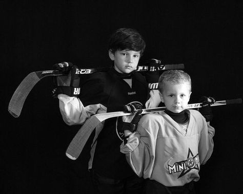 Hockey photography brothers siblings photos | Blankets in August ... Sibling Hockey Pictures, Hockey Family Photos, Family Hockey Photo Ideas, Hockey Pictures Ideas Kids, Hockey Siblings, Hockey Photoshoot, Hockey Portraits, Hockey Poses, Hockey Team Photos