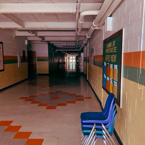 Hawkins High School Aesthetic, 80s School, Hawkins Indiana, Stranger Danger, Liminal Spaces, Netflix Original Series, Stranger Things Aesthetic, 13 Reasons, Steve Harrington