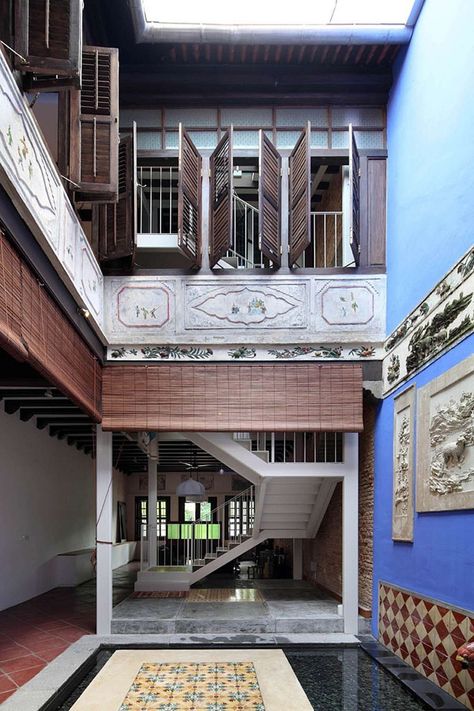 Redesign of a charming Peranakan shophouse in Singapore Northern House, Interior Design Singapore, Interior Vintage, Vernacular Architecture, Tea Culture, Colonial Architecture, Tropical House, Patio Interior, Chinese Architecture