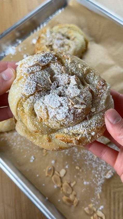 ♡ Ivy | Baker & Content Creator ♡ | RECIPE: almond croissant twists🥐 flaky pastry, almond cream filling, and more almonds + powdered sugar on top. definitely give this recipe... | Instagram Filled Croissant Recipe, Almond Cream Filling, Puff Pastry Twists, Almond Filling, Almond Pastry, Croissant Recipe, Cookie Table, Almond Croissant, Cream Filling