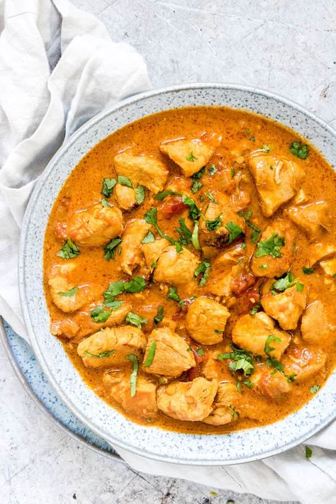 This Instant Pot Chicken Curry is the BEST chicken curry recipe ever. It is easy to make from pantry staples full of gorgeous flavours. A Paleo curry recipe, Whole 30 curry recipe, and gluten-free curry recipe. You will love this easy Instant Pot recipe!! #instantpot #instantpotrecipes #curry #chickencurry #instantpotchickencurry #indian #indianrecipes Paleo Curry Recipes, Low Carb Indian Food, Gluten Free Curry Recipes, Best Chicken Curry Recipe, Paleo Curry, Chicken Breast Curry, Chicken Curry Recipe Easy, Chicken Curry Recipe, Curry Recipes Indian