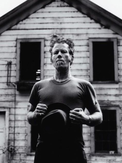 Anton Corbijn en Tom Waits maken fotoboek Viviane Sassen, Tom Waits, Weekend Reading, Van Morrison, Leonard Cohen, Patti Smith, Neil Young, Joy Division, Clint Eastwood