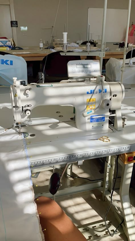 Sewing Machines Aesthetic, Sewing Machine Astethic, Sawing Machine Aesthetic, Juki Sewing Machine Industrial, Sewing Machine Aesthetic, Wet Hair Look Men, 2025 Manifestation, Stitching Classes, Sewing Aesthetic