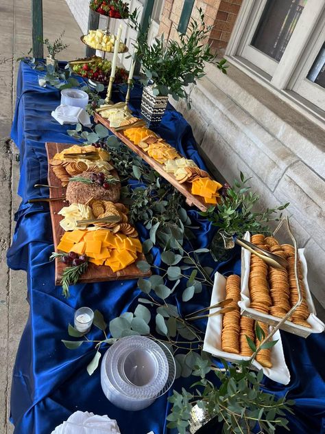 Blue And Gold Graduation Party Ideas, Appetizer Table Display, Blue Charcuterie Board, Blue Party Foods, Blue Sunflower Wedding, Catering Table, Christmas Aesthetics, Appetizers Table, Gold Graduation Party