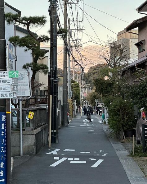 Architectural Icons on X: "Kamakura atmosphere https://t.co/20xVbiPUGc" / X Kamakura Aesthetic, Japan Aesthetic Osaka, Japan Cities Aesthetic, Kamakura Japan Aesthetic, Japan Daily Life Aesthetic, Japan Neighborhood Aesthetic, Kamakura Japan, Japanese Neighborhood, Japanese Travel