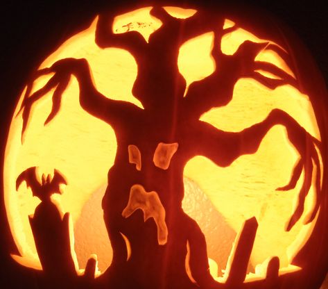 Cool Pumpkin Designs, Cute Pumpkin Carving, Scary Halloween Pumpkins, Halloween Pumpkin Carving Stencils, Pumkin Carving, Creative Pumpkin Carving, Amazing Pumpkin Carving, Scary Pumpkin Carving, Pumpkin Carving Designs