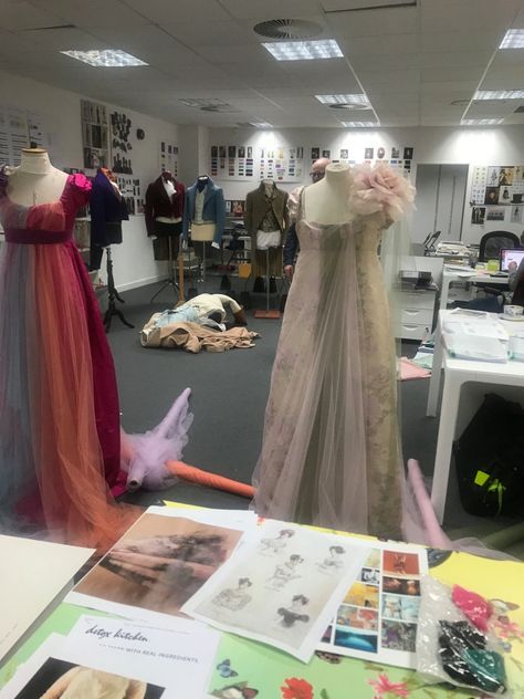 ‘Bridgerton’ Costumes: A Look at the Netflix Show’s Colorful Looks – WWD Costume Designer Aesthetic, Prom Images, Bridgerton Fashion, Bridgerton Dresses, Serie Tv Netflix, Bridgerton Party, Bridgerton Costumes, Costume Department, Bridgerton Inspired