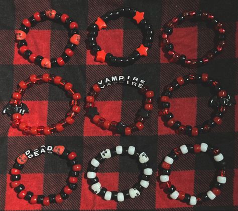 Emo Matching Bracelets, Emo Beaded Jewelry, Goth Clay Bead Bracelets, Kandi With Charms, Red Kandi Bracelets, How To Do Bracelets With Beads, How To Make Bead Necklaces, Goth Bead Bracelet, Red And Black Kandi