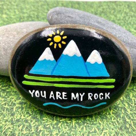 Mother Painting, Painted River Rocks, You Are My Rock, Rock Painting Tutorial, Friend Painting, Creation Art, My Rock, Painted Rocks Craft, Painted Rocks Diy