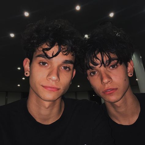 “twins” The Dobre Twins, Dobre Twins, Marcus And Lucas, Lucas Dobre, Dobre Brothers, Marcus Dobre, Martinez Twins, Beatiful People, Famous Youtubers