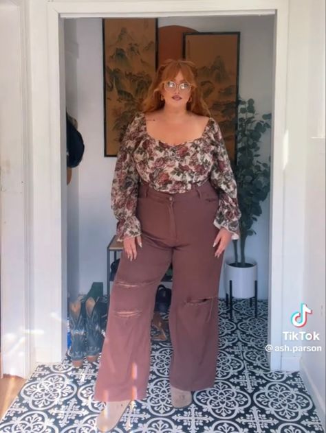 Plus 70s Fashion, Feminine Romantic Style Plus Size, Plus Size Cold Spring Outfits, Feminine Style Plus Size, Plus Size Indie Outfits Aesthetic, Romantic Plus Size Outfits, Plus Size Flamboyant Natural, Plus Size Whimsical Style, Indie Plus Size Fashion