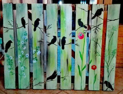 Pallet Painting Outdoor Garden, Painted Pallet Fence, Pallet Painting Outdoor, Painted Wood Pallets, Things To Make Out Of Pallets, Painted Pallets For Outside, Fence Art Painting, Wooden Fence Ideas, Garden Fence Art