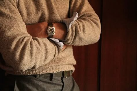 Khaki sweater Ivy Style, Style Outfits, Sweater Weather, Smart Casual, Gentleman, Ivy, A Man, Outfit Inspirations, Men Sweater