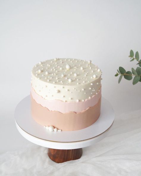 Unique Cake Designs For Girls, Fondant Birthday Cakes For Women, Modern Birthday Cakes For Women Simple, Simple Bday Cakes For Women, Simple Birthday Cakes For Women, Birthday Cakes For Women Unique, Cake For Women Simple, 30th Birthday Cake For Women, Bolo Tumblr