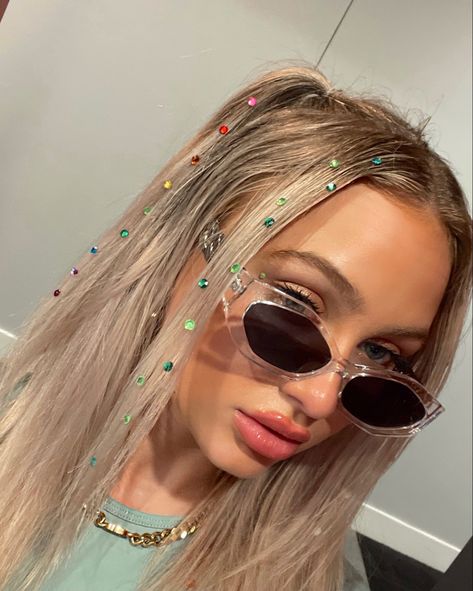 #hairstyles #hairideas #hairgems #hairidea2022 #aesthetic #trendyhairstyle #gems #fashion2022 #hair #blondehair Half Down Pigtails, Half Up Half Down Pigtails, Harry Styles Concert Outfit, Coachella Hair, Gem Hair, Festival Make Up, Concert Hairstyles, Rave Looks, Harry Styles Outfit