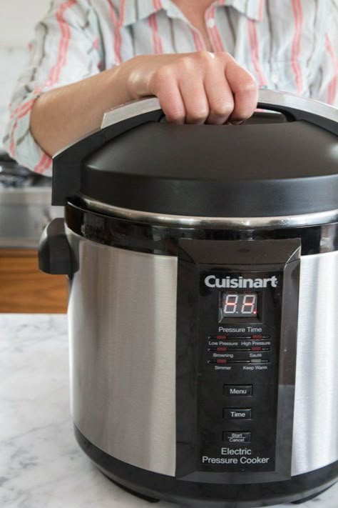 Avoid these 5 mistakes the next time you use your pressure cooker. Farberware Pressure Cooker, Power Pressure Cooker Xl Recipes, Power Pressure Cooker Xl, Pressure Cooker Xl, Instant Pot Tips, Recipes Pressure Cooker, Pressure Cooking Recipes, Power Pressure Cooker, Pressure Cooker Recipe