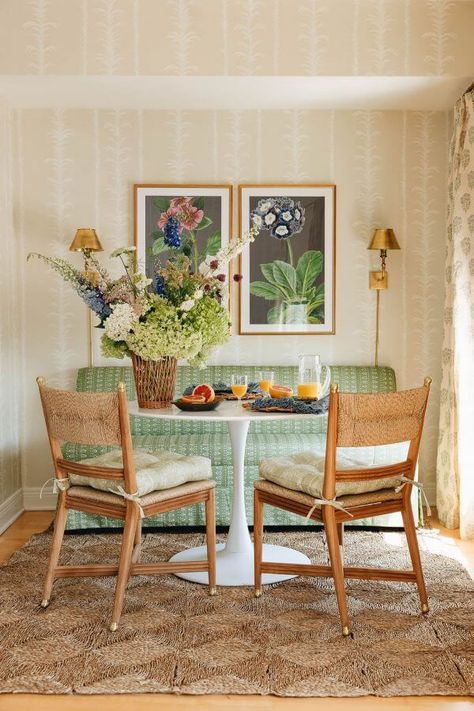 Southern Cottage, Healthy Living Inspiration, Breakfast Nooks, Kitchen Nook, Dining Nook, Breakfast Area, Eclectic Home, Dining Areas, Breakfast Nook