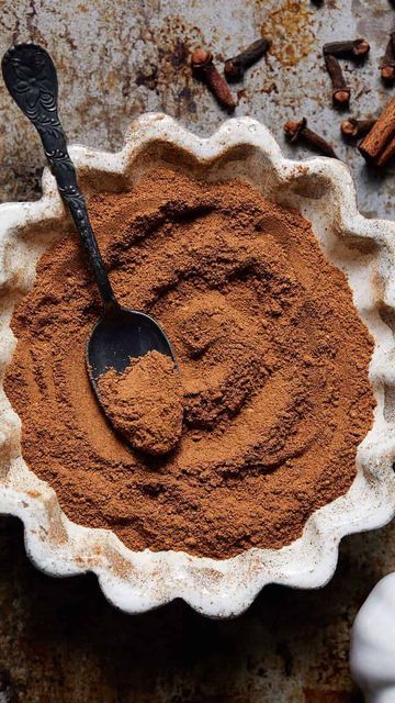 Brianna May | Bites with Bri on Instagram: "Save this recipe for pumpkin season!🎃 Homemade pumpkin pie spice is great for baking, in coffee, or tea. 🔗The full recipe is linked in my bio ➡️ @bites.with.bri_ with all of my favorite ways to use this & substitutions. Ingredients: ▢ 1 Tablespoon ground cinnamon ▢ 1 ½ teaspoons ground ginger ▢ ½ teaspoon ground nutmeg ▢ ½ teaspoon ground allspice ▢ ¼ teaspoon ground cloves" Cinnamon Uses, Homemade Pumpkin Pie Spice, Homemade Pumpkin Pie, Pumpkin Season, Ground Nutmeg, Homemade Pumpkin, Pumpkin Seasoning, Ground Ginger, Pumpkin Pie Spice