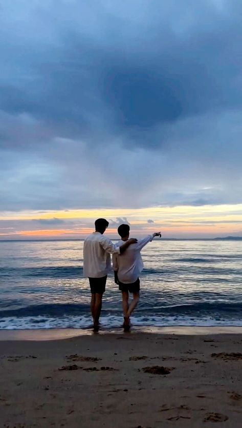 Gay Couple Aesthetic Boys, Bxb Couple, Gay Couple Aesthetic, Breakup Dp Photo, Big Dragon, Im Lonely, Beach Date, Gay Aesthetic, Boy Best Friend