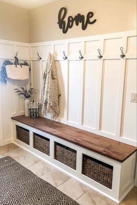 DIY Board and Batten with built in bench, entry way Back Mudroom Ideas, Mud Bench, Entry Makeover, Batten Diy, Hallway Organization, Mudroom Remodel, Mud Room Entry, Mudroom Decor, Wicker Storage