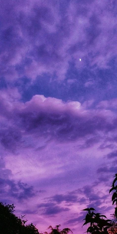 Dreamy Sky Aesthetic, Wallpapers Clouds, Ar App, Dreamy Sky, Purple Clouds, View Sunset, Iphone Wallpaper Landscape, Dark Purple Aesthetic, Sky Pictures