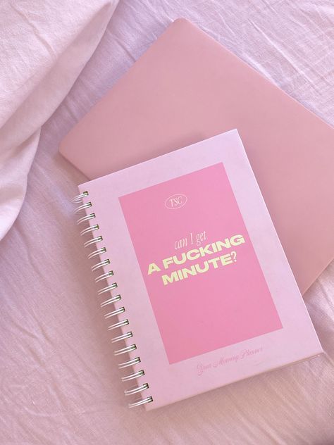 Cute Pink Planner, Pink Stationary, Diary Cover Design, Planner Design Ideas, Girly Planner, Paper Desk, Pink Office Decor, Pink Calendar, Evening Routines