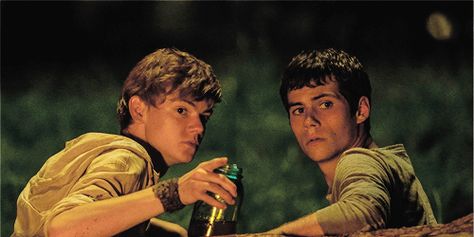 Newt and Thomas - Inside the Maze Runner Thomas Brodie Sangster Girlfriend, Thomas Maze Runner, Maze Runer, Maze Runner Thomas, Maze Runner The Scorch, Maze Runner Trilogy, Maze Runner Cast, James Dashner, Maze Runner Movie