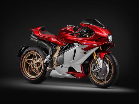 MV Agusta Superveloce 1000 Serie Oro First Look | Cycle World Mv Agusta Superveloce, Look Cycle, Mv Agusta Dragster, Scrambler Icon, New Ktm, Dirt Bike Racing, Honda Africa Twin, Royal Enfield Bullet, Vintage Festival