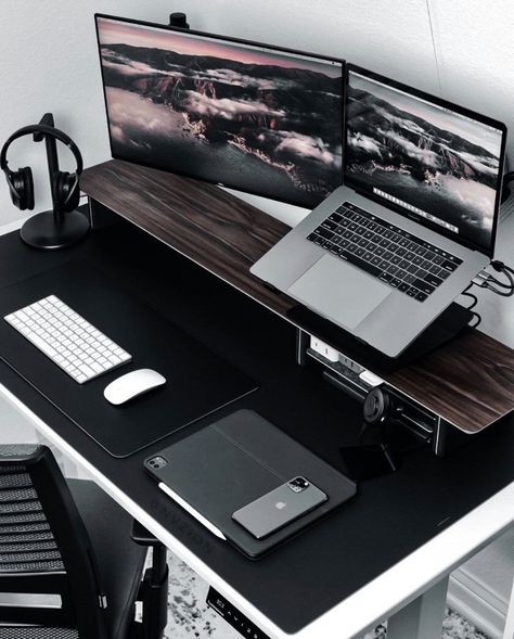 Black Setup, Mac Desk, Home Office Desk Setup, Office Desk Setup, Home Studio Desk, Computer Desk Setup, Home Studio Setup, Desktop Setup, Desk Inspiration