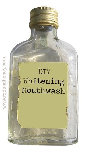 DIY Whitening Mouth Wash Ingredients: 1.5 tsp Food grade 35% hydrogen peroxide 2 cups Filtered water 3-5 drops Essential oil of choice (cinnamon and clove, peppermint or spearmint are all excellent) 3 drops Tea tree essential oil 5 drops Lemon essential oil Combine all ingredients in a glass jar and shake gently before each use. Mason jars are perfect for this! Store in a cool place. Naturally Whiten Teeth, Diy Mouthwash, Natural Teeth Whitening Remedies, Homemade Mouthwash, Mouth Wash, Natural Mouthwash, Teeth Whitening Homemade, Homemade Toothpaste, Teeth Whitening Remedies