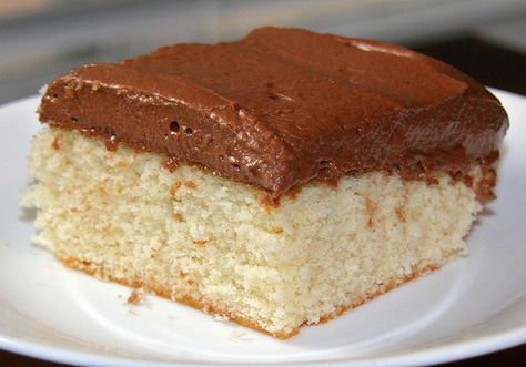 Maple Extract, Bean Cake, Yellow Cake Recipe, Quick Cake, Oat Cakes, Sheet Cake Recipes, Thm Recipes, Yellow Cake, Piece Of Cake