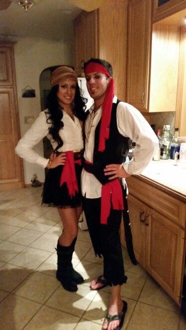 35 Ideas for Diy Womens Pirate Costume - Home Inspiration and Ideas | DIY Crafts | Quotes | Party Ideas Easy Diy Pirate Costume For Women, Homemade Pirate Costume For Women, Pirate Costumes Diy, Female Pirate Costume Diy, Disney Pirate Night Costumes, Easy Diy Pirate Costume, Pirate Costume Ideas For Women, Pirates Costume Female, Easy Pirate Costume Women