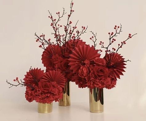 Chinese New Year Arrangement Flower, Tet Flower Arrangement, Chinese New Year Floral Arrangement, Lunar New Year Flower Arrangement, Asian Christmas Decorations, Chinese New Year Decorations Ideas, Cny Decoration Ideas, Chinese New Year Flower Arrangement, Asian Party Decorations