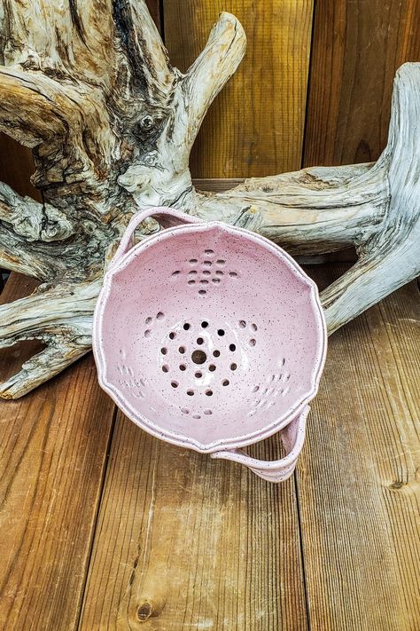 Berry Bowls Pottery Handmade Ceramic, Berry Bowls Pottery, Kitchen Modern Rustic, Ceramic Berry Bowl, Bowls Pottery, Berry Baskets, Pottery Inspiration, Home Decor Style, Kitchen Home Decor